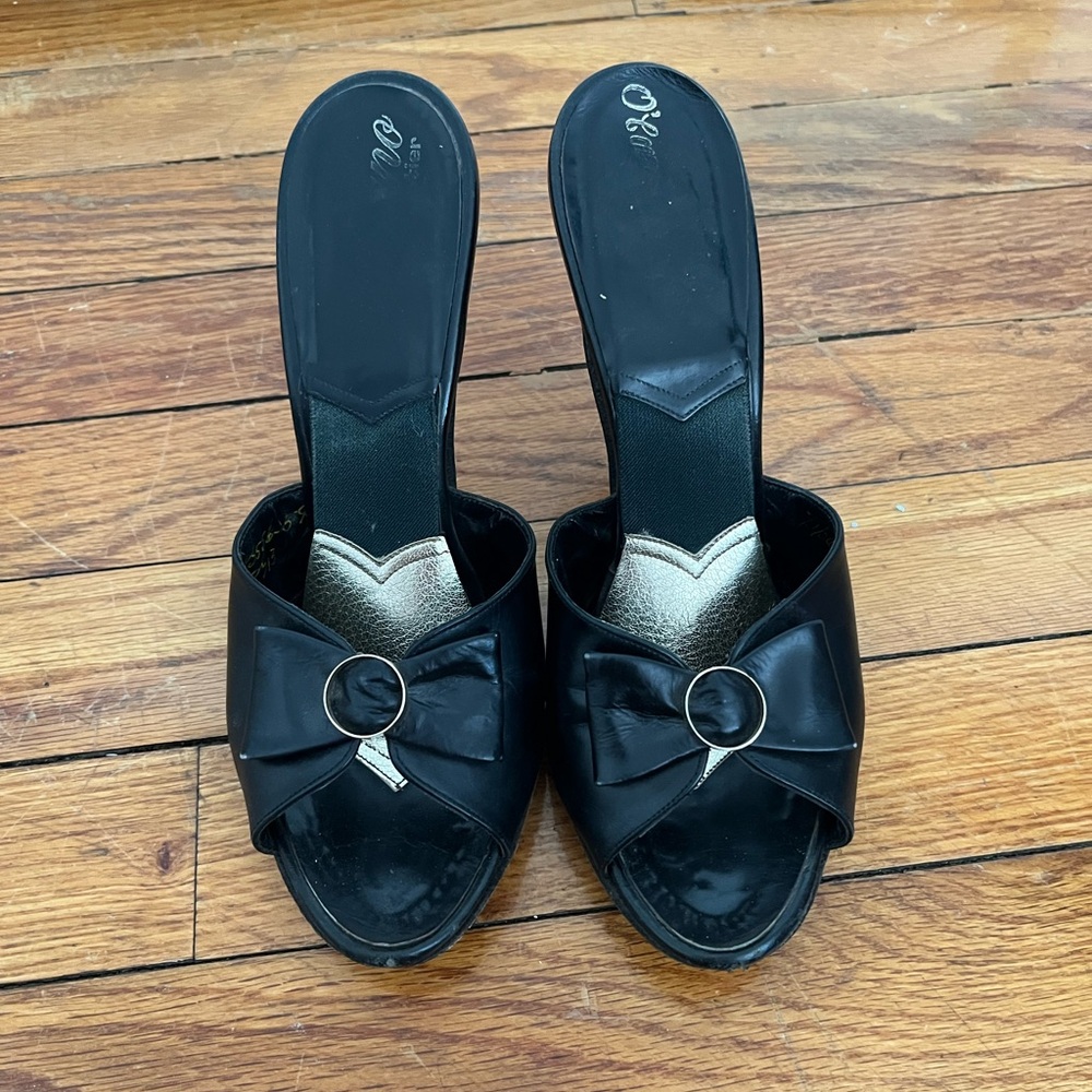 Black and Gold Leather Mules with Decorative Ring